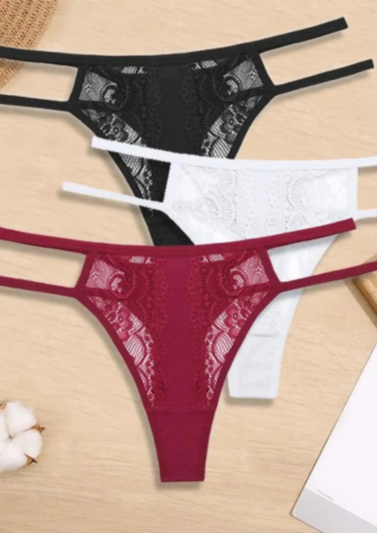 Strings Sexy en Dentelle (3 Pieces) - 3 Pieces / S - Sous-Vêtement en Dentelle
